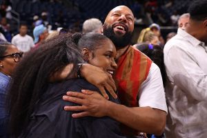 Jennifer Hudson & Common Show Black Love At Chicago Game