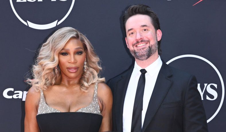 Alexis Ohanian Defends Wife Serena From Skin-Bleaching Rumors Alexis Ohanian Defends Wife Serena From Skin-Bleaching Rumors