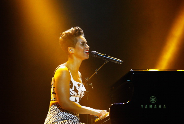 27th Annual ARIA Awards 2013 - Show