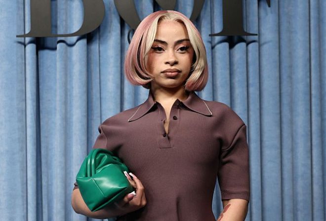 FASHION-FRANCE-WOMEN-BOF500-GALA