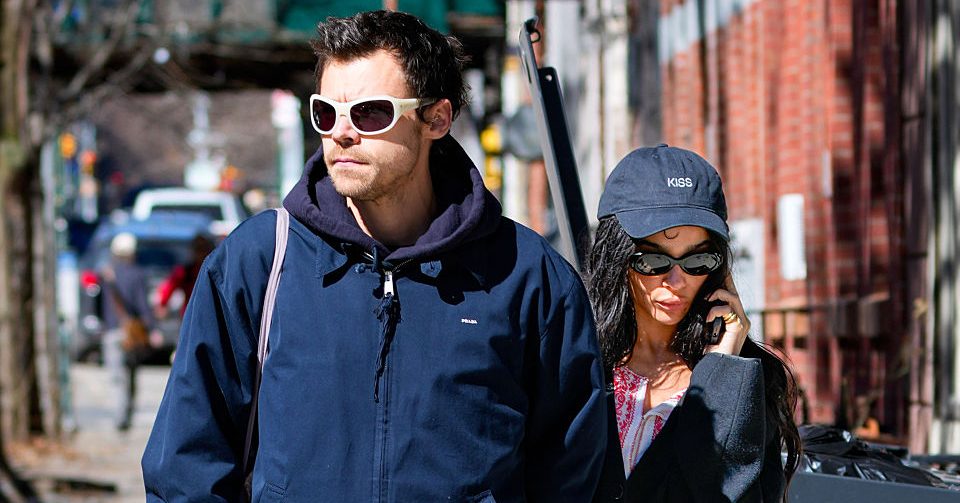 From Rome To Ring Rumors — Are Zoë Kravitz & Harry Styles Engaged? Let’s Investigate!