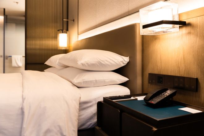 things you should never touch, hotel room