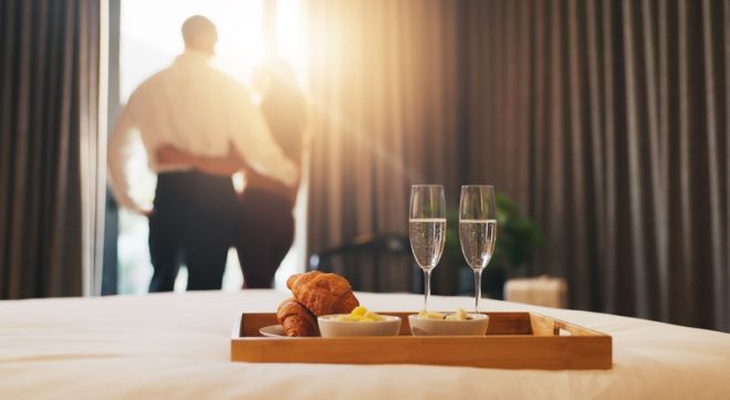 things you should never touch, hotel room