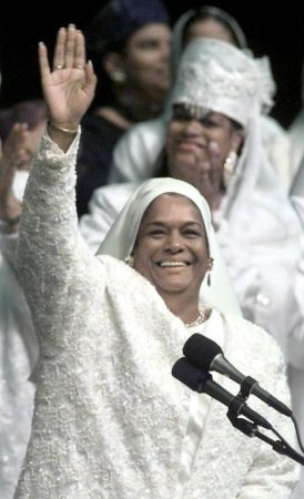 MOTHER KHADIJAH FARRAKHAN WAVES
