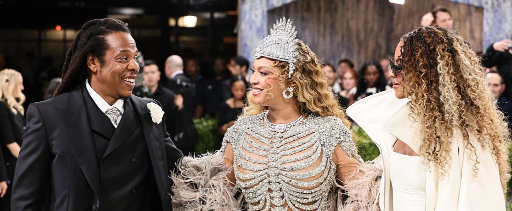 The Carters Kick Off Night 1 Of Jay-Z 30 Concert Series — Beyoncé Bops To ‘Can’t Knock The Hustle,’ Blue Ivy Plays Piano, & More History-Making Highlights