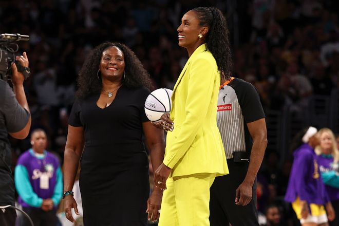New York Liberty v Los Angeles Sparks